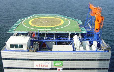 The module holds a helicopter deck, a step-up transformer, 15 kv, 34 kv and communication systems as well as the low-voltage distribution system, all containerised.