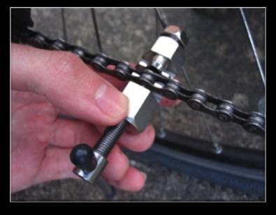 Also work the stiff link in the motion shown above. If this doesn t fix the problem then you will need to use the chain tool.