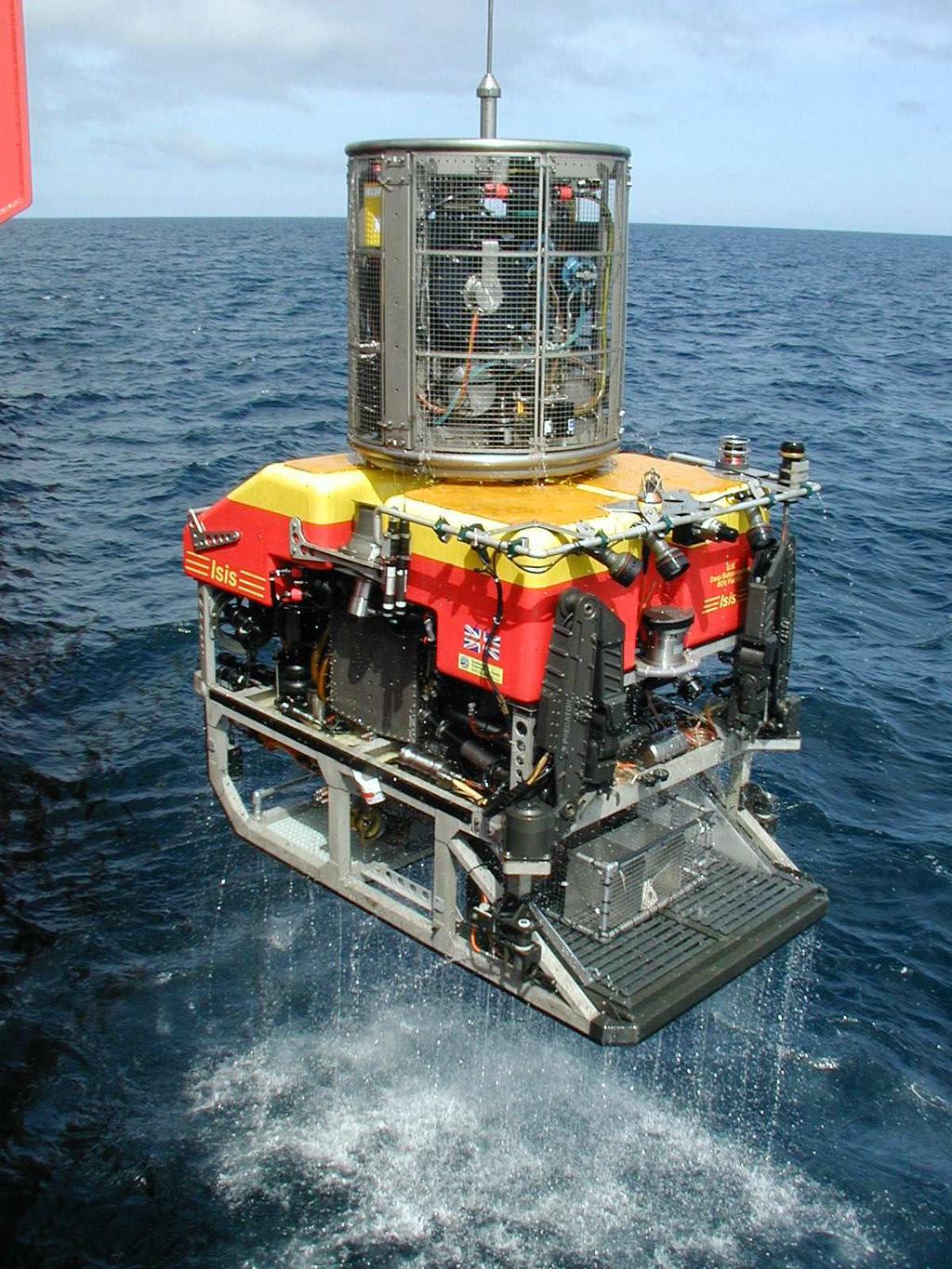 TMS Operations Dive 2 (2.324m water depth) Latching problems Heaving of the TMS prevented a smooth latching process. Mechanical latches proved to be unreliable.