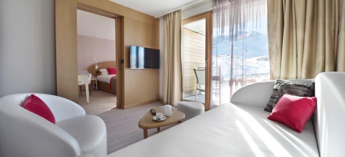 M with transfer package Branded amenities Bathtub Options available: Mobility accessible, Interconnecting rooms Balcony view SUITE If you can t imagine a mountain holiday without a fireplace,