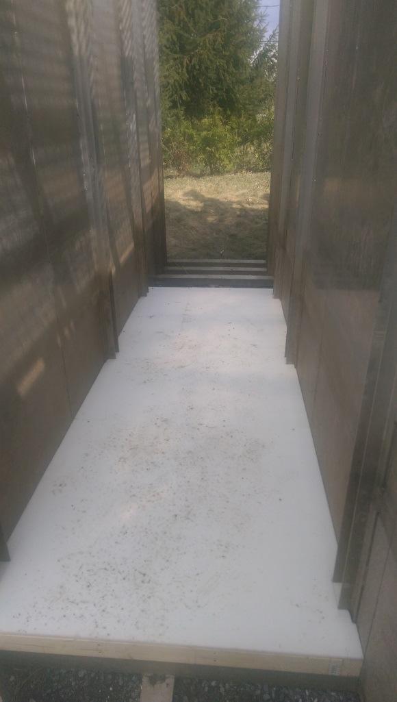 The picture on the right shows the new floor that was installed prior to the 2015 trapping season to prevent lamprey and non-target fish from escaping, and to facilitate easier removal when checking