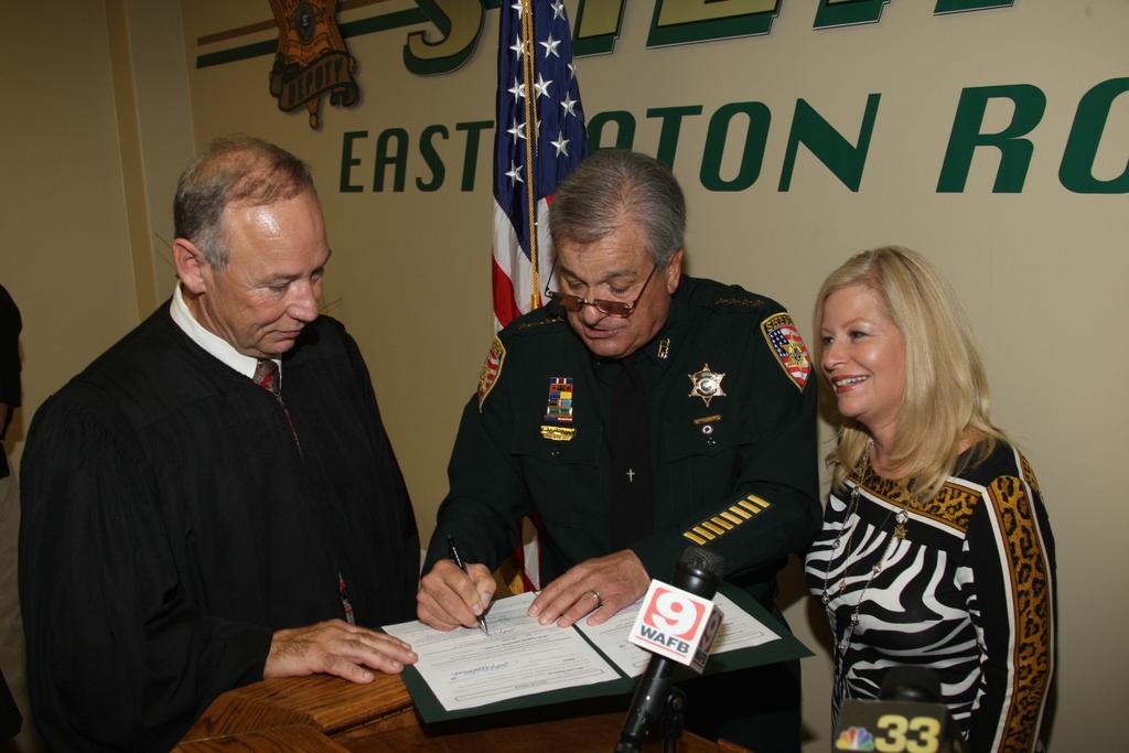 East Baton Rouge Sheriff s Office East Baton Rouge Sheriff s Office July 2012 Sheriff Sid Gautreaux Sworn In For A 2nd Term Inside this issue: CARTA 19 2 Congratulations 3 Birthdays 4 Upcoming Events