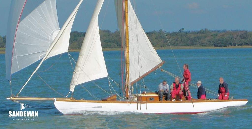 HERITAGE, VINTAGE AND CLASSIC YACHTS +44 (0)1202 330 077 SOLENT ONE DESIGN ROSENN SOLENT ONE DESIGN Designer Herbert White Builder J Samuel White Cowes Date 1896 Length overall 41 ft 6 in / 12.
