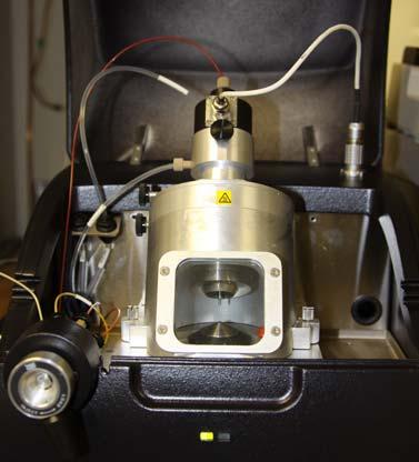 CombiFlash Rf + User Manual 6. Pull out the ESI Probe directly up and out of the ion source chamber. 3 4 5 2 Figure 8-7 Removing the ESI probe 8.6.2 ESI Probe Replacement 1.