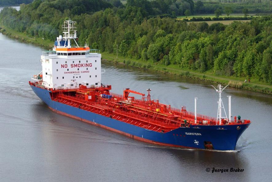 ISARSTERN 17 080 DWT tanker Summer Dead weight tonnage (DWT) Displacement (ballast/loaded) Length over all (LOA) Extreme breadth