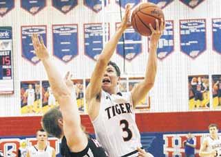 8 Friday, December 1, 2017 Jackson Center boys look to compete for SCAL title Though Brady Wildermuth is gone, three other starters return for Tigers JACKSON CENTER Brady Wildermuth may be gone, but