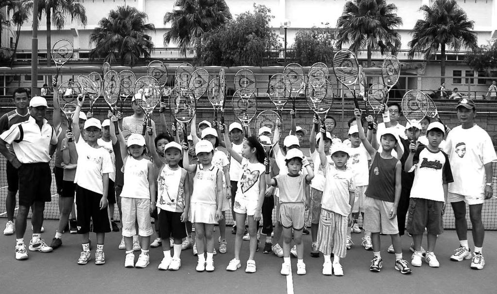 Development Committee 2006 HKTA Junior Squad In 2006, the number of training centres has increased from 10 to 13.