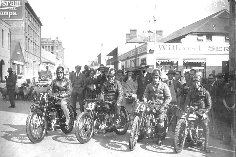road race held in 1913 A group of riders