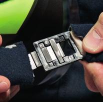 After adjustment to the right position, both screws left and right must be securely fastened again to ensure the safety