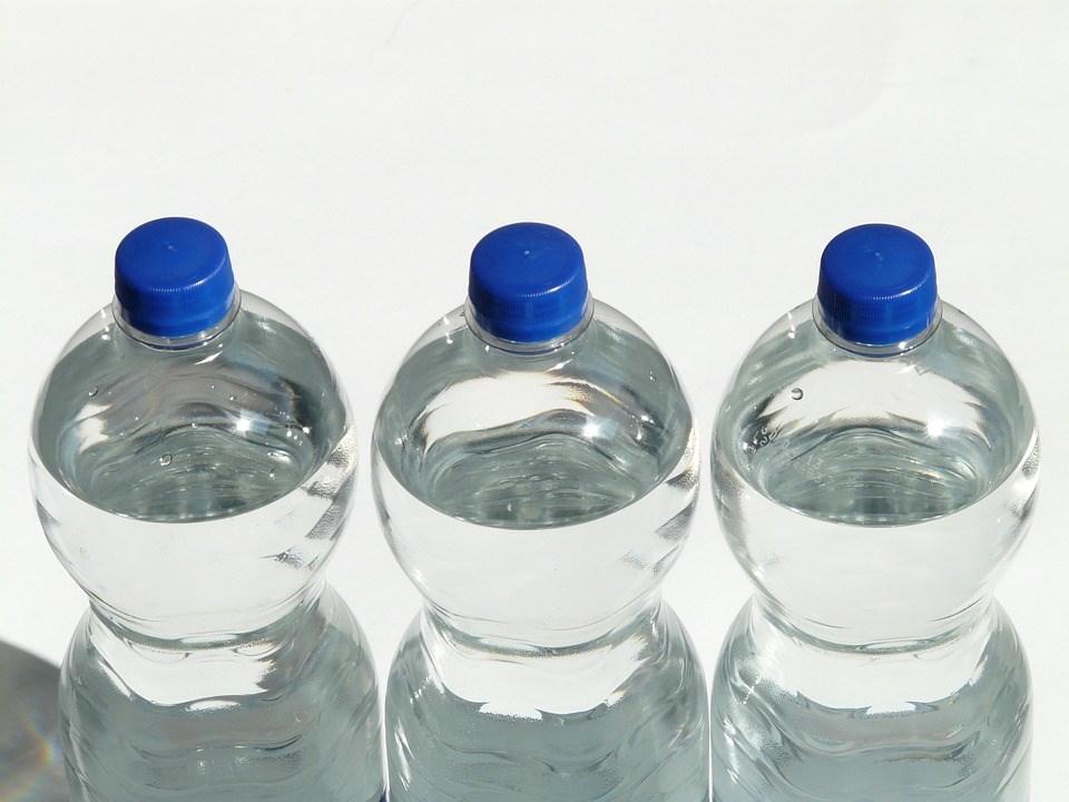 WATER BOTTLES As we move into the Summer term we ask that you ensure that your child has a suitable water bottle to use during the day.