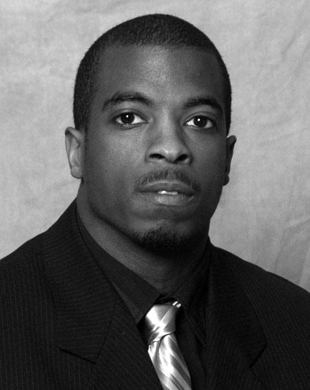 Ky Cowan Co r n e r b a c k s Sa c r e d He a r t, 01 Ky Cowan is back for his third year as the secondary coach for the Seawolves.