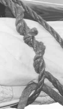 CHAPTER 2. BASIC SEAMANSHIP Gasket Knot When furling sail, the end of the gasket is secured in a variation on the timber hitch.