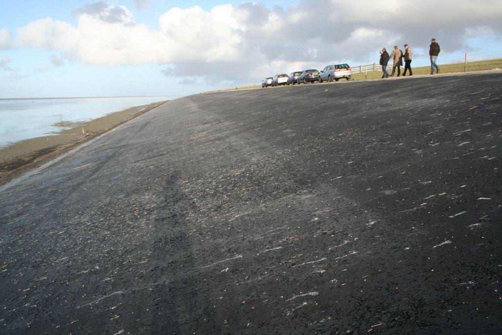 Figure 2.4. Boonweg - Waddensea. Seaward side, asphalt down slope 1:4.2. Figures 2.5 and 2.6 show the tested section of St Philipsland (2008). The dike is situated at the Eastern Scheldt.