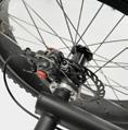 Powerful disc brakes for the front and rear wheels as well as a gear system with 11 gears, make the Fatbike a great sports equipment for users at all experience levels.