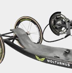 With a starting weight of 9 kg (time trial version), this custom-made handbike breaks all weight records.