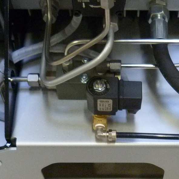 Tighten horizontal screw. D Mount pneumatic condensate valve.