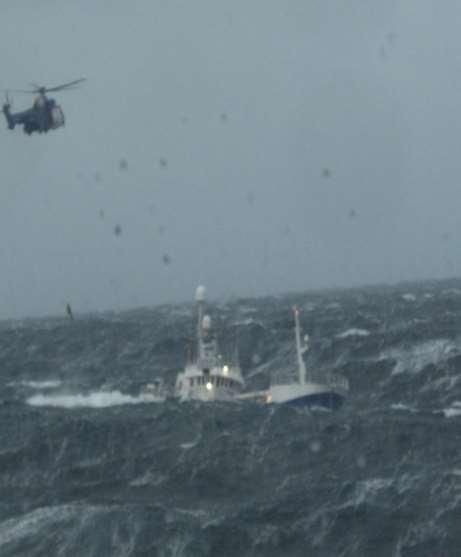 26 October rescue of crew SAR helicopter arrives, operated for ENI Attempt to lift crew members from the deck fails