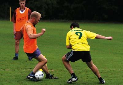 Thinking beyond the press Part 2: Complex exercises: Fast attack after pressing and attack-building by Stefan Lottermann, German sports scientist In Part of this series (SIS 3/2006), Stefan