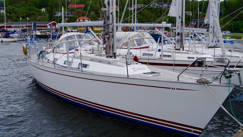 NAJAD 405 / 2008 Najad 405 is a highly seaworthy, well-built and comfortable 40-foot family cruiser with classically appealing lines.