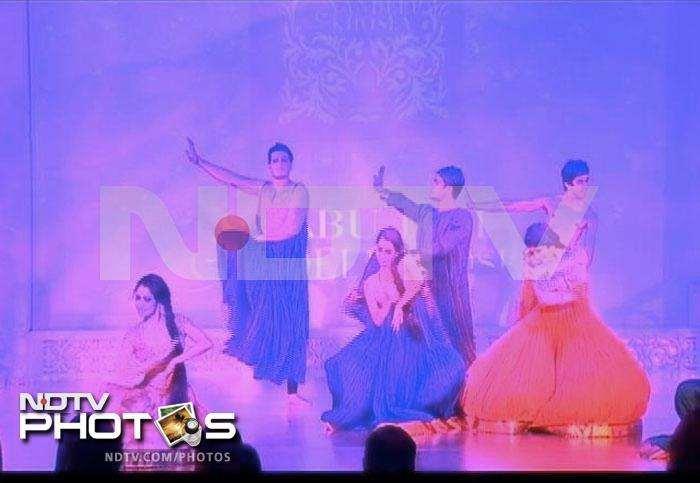 The Performance! The performance took place at the infamous house of Mukesh Ambhani known as the Antila in Mumbai.