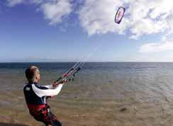 Be careful, by pulling too much the kite will fall forward on the leading edge, to avoid that
