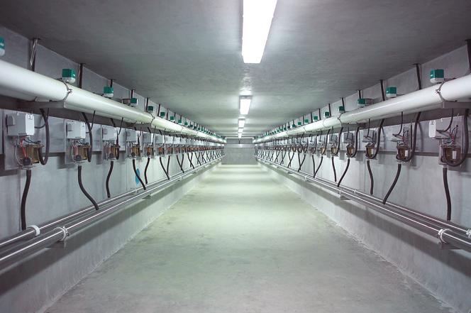 The subway system offers a guarantee for a clean and dry, easily accessible work environment and enables servicing work