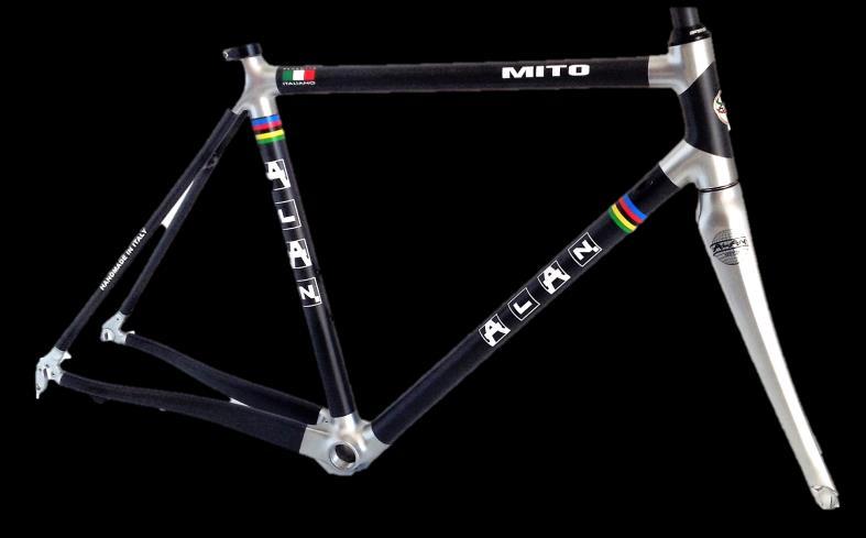 RACE MATRIX CARBON AERO ROAD FRAME The new Race Matrix is reactive and powerful in the plains and climbs, easy handling while descending.