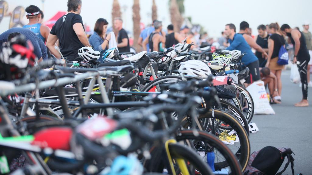 TRANSITION Closes: 07h15 all distances Opens: 10h00 all distances Once the race has started, only racing and relay team athletes will be allowed in to the Transition area.