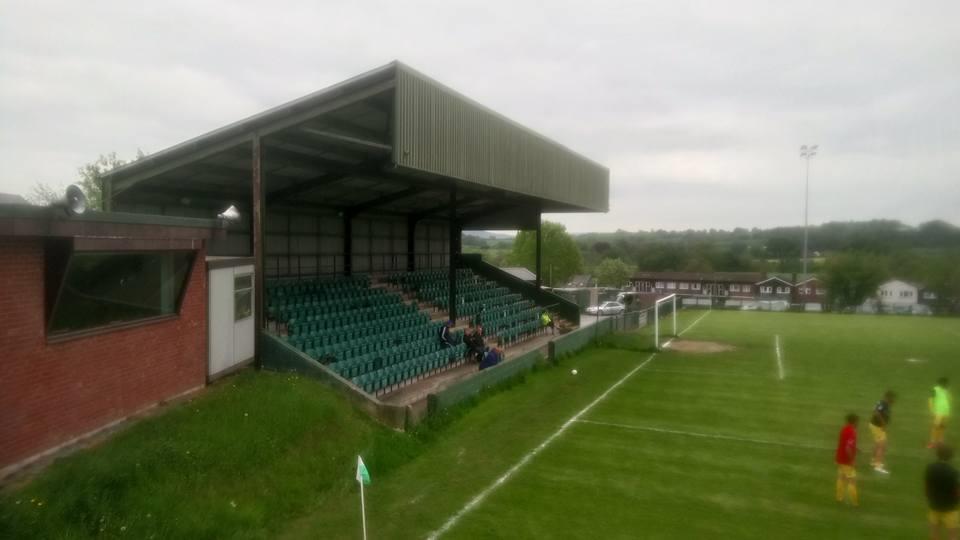 My first visit to Llansantffraid Village FC came only two weeks ago on Wednesday 16 th May. I was lucky to witness an exiting game between themselves and their opponents on the night Abermule FC.