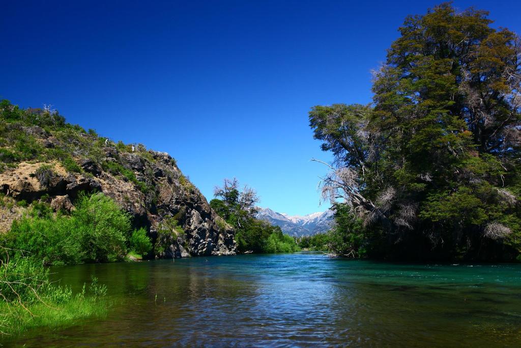 Carrileufu River Lodge is situated in the middle of a complex network of lakes and rivers located between the snowcapped Andes and the arid steppes of Chubut Province.