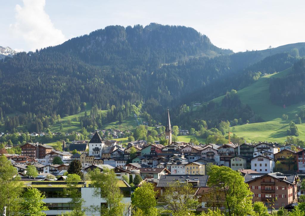 Summer Kitzbühel makes a fantastic summer destination thanks to its warm temperatures, numerous scenic lakes and the wide range of hiking and cycling trails across the surrounding mountains.