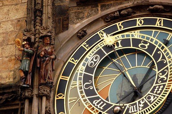 monuments such as the Old Town Hall with the famous Astronomical clock, the