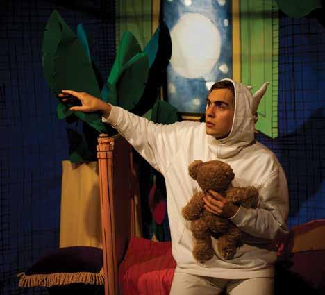 Duration: 60 minutes (no intermission) Recommended age: 3 to 8 years old Audience sits right on stage Curious George Theatreworks USA Tues Jan 13, 2015 10 am Join the inquisitive, lovable little
