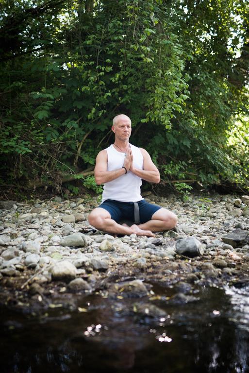 FOOD & JUICE EXPERT Craig became a student of Yoga in 2010 when he started practicing under Lauren Mensikovas.