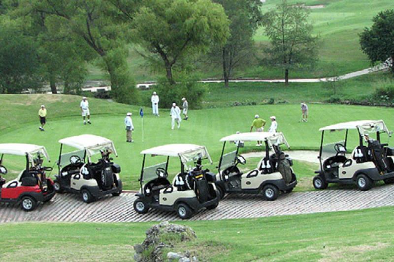 GOLF SHOP Cart policy The maximum number of carts allowed in a single group is (2) per foursome, (2) per threesome, and (1) per twosome. Rio Bravo Country Club and its staff will enforce this policy.