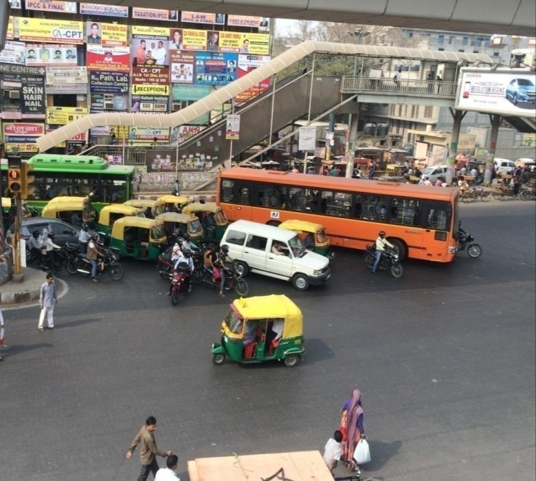 Intersections in Delhi: Key Issues Lack of Safe Pedestrian Crossings, Footpaths & Refuges Missing Road Markings, Signage and Signals Poor Road Geometry Lack of facilities for Non-motorised