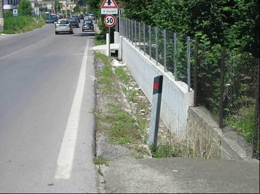 Figure 13 Guideposts dangerous placed in a rectangular ditch: high level problem. 3.3.2.