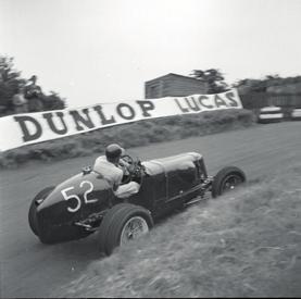 Participants at this time included a young Stirling Moss in 1949 driving his 996cc Cooper; Four-time British Hill Climb champion, Ken Wharton; local Le Mans winner, Ron