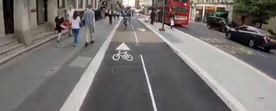 crossings: A two-way cycle path with
