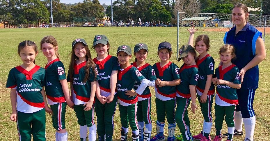 Our first Bat saw Sophie and Emily N both score 2 runs each with hits into the outfield. Our second fielding innings saw some great combinations by Emily H with Sophie and Matilda to CC twice!