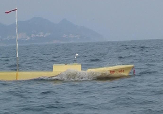 Because near-shore wave was not stable and had strong randomness, test area and wave height instrument should keep proper distance and within 100m of distance to ship model to ensure the motion