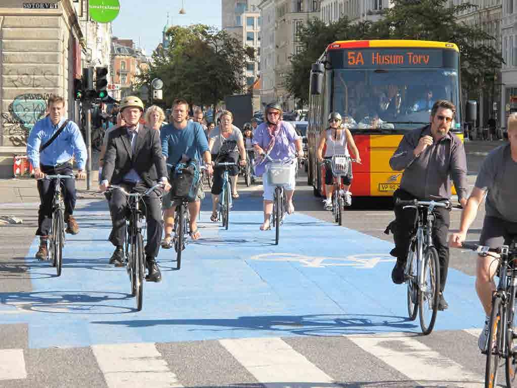 Copenhagen at peak hour Every kilometre cycled saves