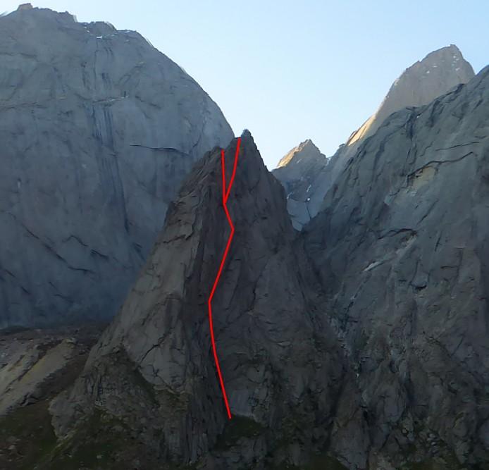 Little Asan (3,900m): West face corner and cracks (?) Date of Ascent: 31/07/2018 Valley: Kara-Su Length: 400m 10 pitches Grade: 6b+ Style: Unsuccessful Mix Sport / Trad Possibly new P7/8.
