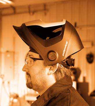 Reducing strain on the neck Feedback from professional welders lead us to research ways to further reduce the possibility of neck strain.