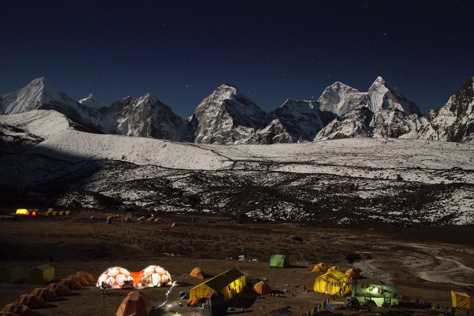 info@alpenglowexpeditions.com 877-873-5376 Ama Dablam Expedition 30 Days in Nepal / Skill Level: Advanced Oct. 11 - Nov.