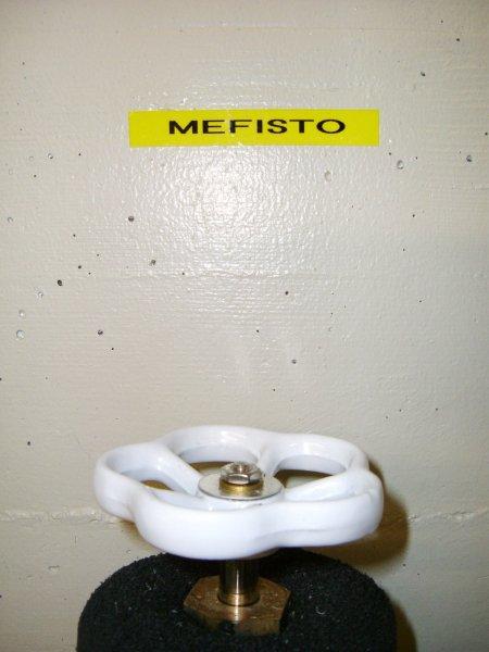 ) (See figure 15) 4. Close valve to Mefisto MEFISTO 5. Close valve PRESSURE RAISING 6.