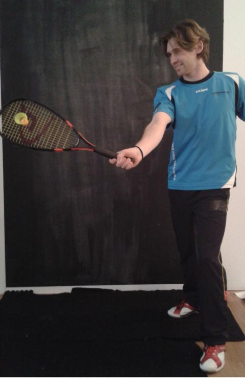 elbow) Racket shows sideward Slow down the movement