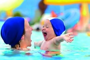 Tuesdays 7:00-7:45 pm July 2 Aug. 6 (6 wks) $62.46 Price includes HST Parent & Toddler Swim A daytime recreational swim for parents and toddlers once a week.