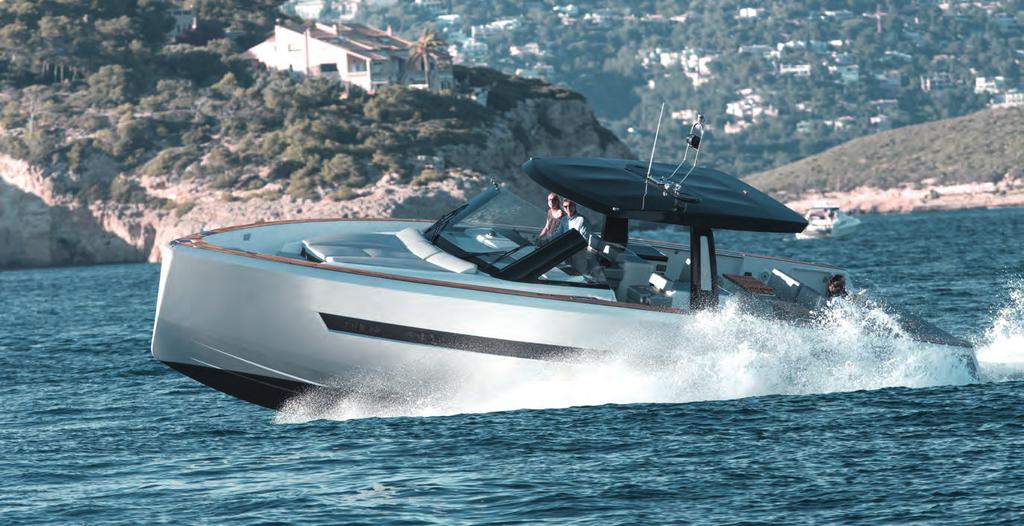 Set-out for a long-distance cruise and take all the joys of cutting-edge powerboating with you.