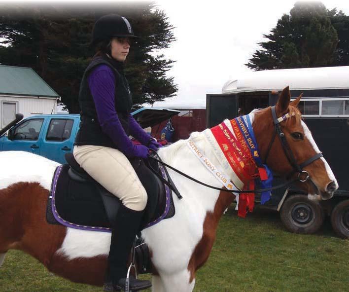 au Sunday 22nd October Hobart Royal ~ NOVEMBER 2011 ~ 11-12th November Scottsdale Show Sunday 20th November MONDS& AFFLECK TASMANIAN ALL BREEDS CHAMPIONSHIPS 2011 Leanne and Amelia Beasley are now
